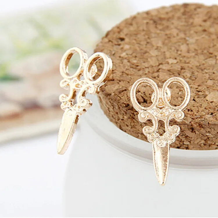2018 New Hot Retro Fashion Personality Earrings Female Small Scissors Hot Jewelrywholesale Gift Hot Sale Earrings